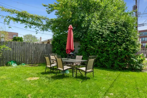 $560,000 | 4135 West Melrose Street, Chicago, IL 60641