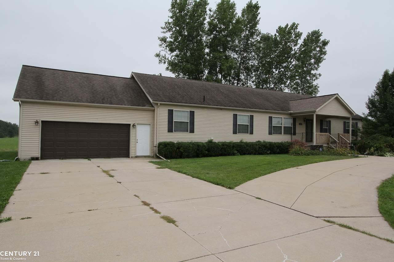 8241 Marquette Road Goodells, MI 48027 - Photo 2 of 32