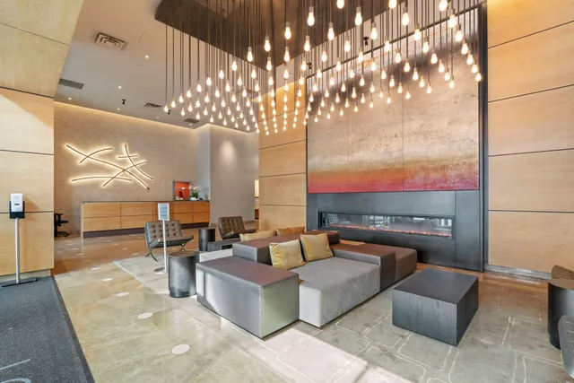 $1,290,000 | 10 West End Avenue, Unit 5D | Upper West Side