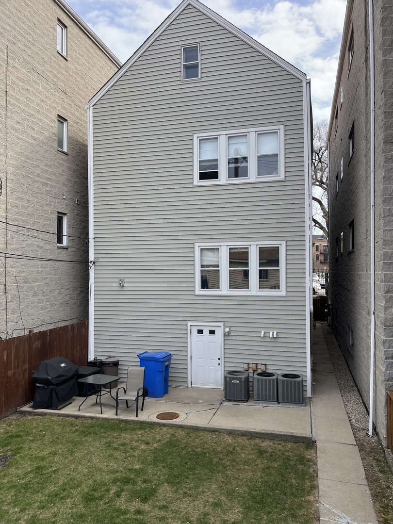 1340 North Cleaver Street Chicago, IL 60642 - Photo 4 of 7