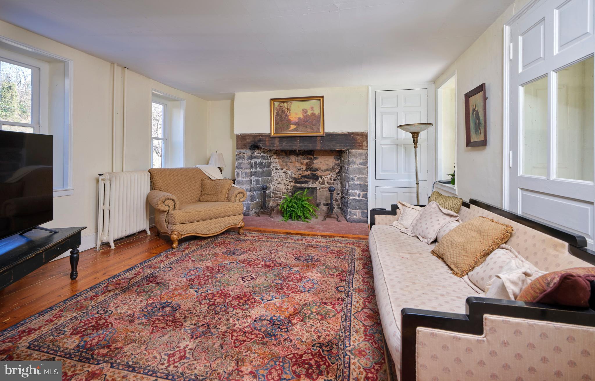 135 Riegelsville Milford Road Milford, NJ 08848 - Photo 15 of 36 Family Room