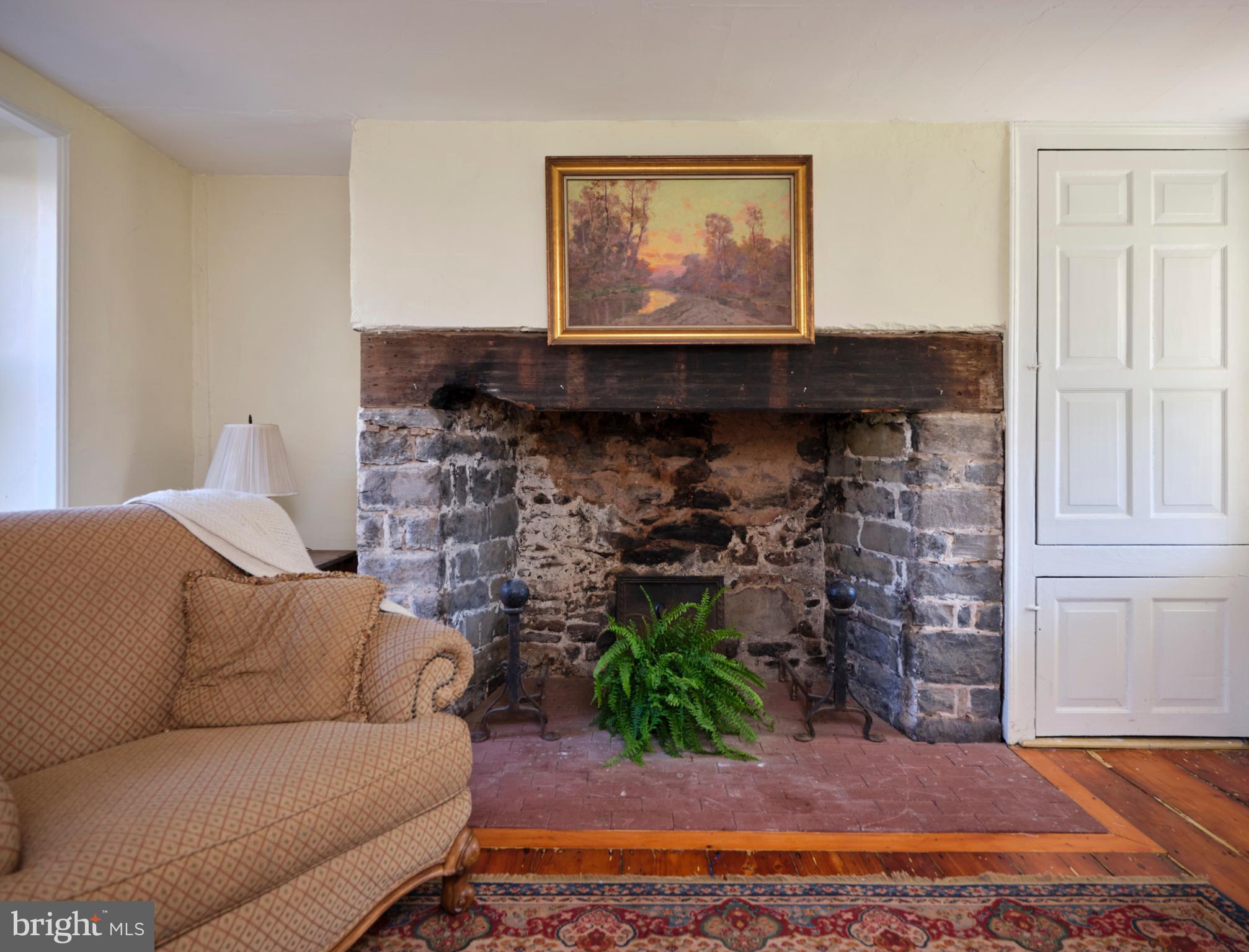 135 Riegelsville Milford Road Milford, NJ 08848 - Photo 16 of 36 Family Room