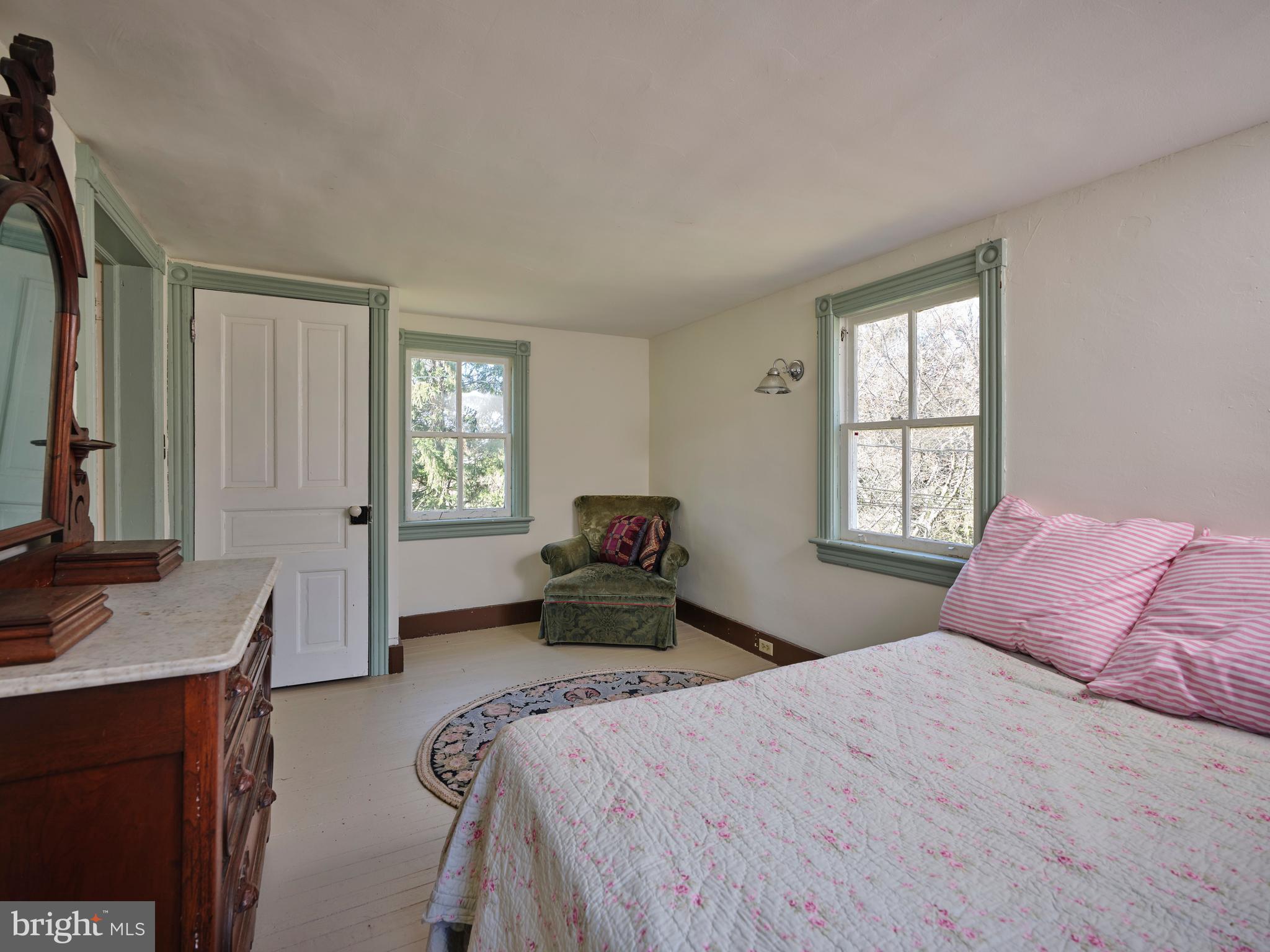 135 Riegelsville Milford Road Milford, NJ 08848 - Photo 22 of 36 Guest Bedroom