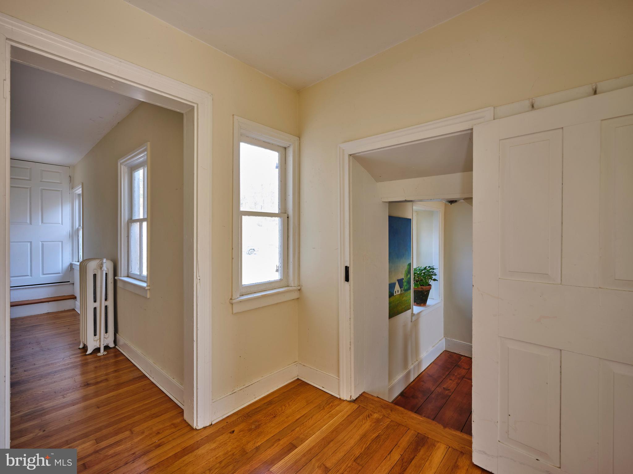 135 Riegelsville Milford Road Milford, NJ 08848 - Photo 24 of 36 Upstairs Hall