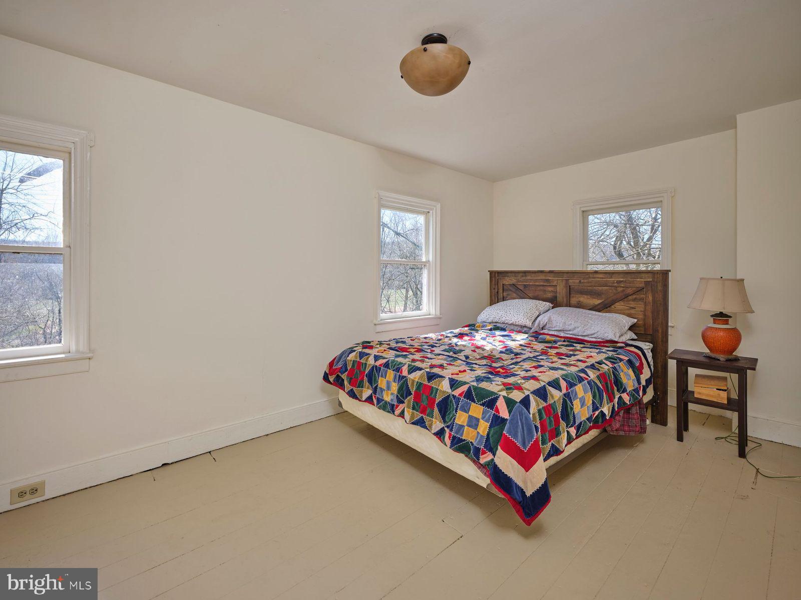 135 Riegelsville Milford Road Milford, NJ 08848 - Photo 25 of 36 Guest Bedroom