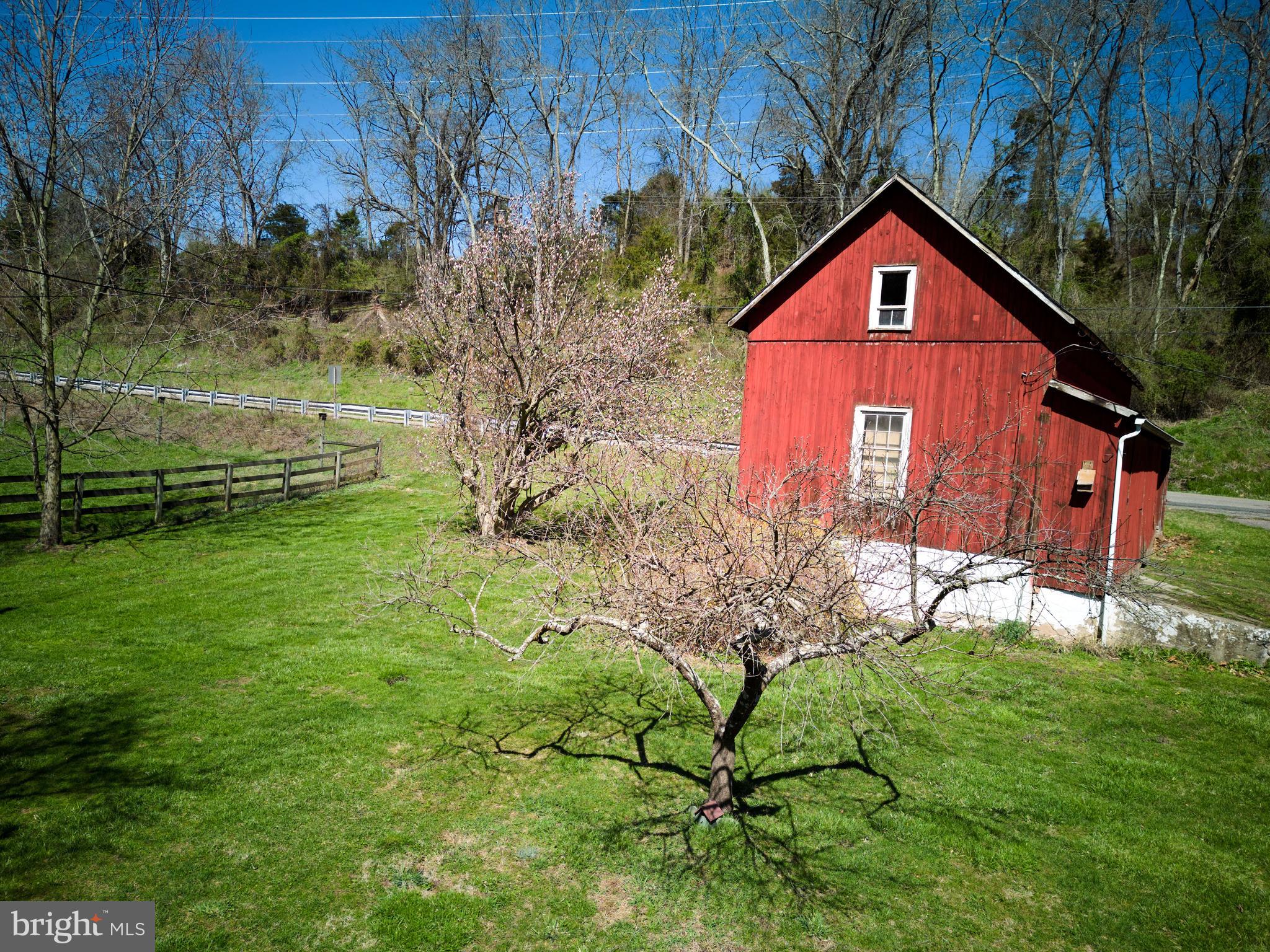 135 Riegelsville Milford Road Milford, NJ 08848 - Photo 33 of 36 Garage/Barn