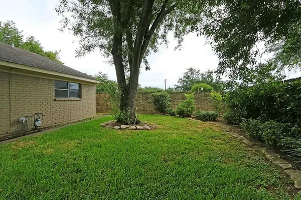 $2,100 | 12623 Westella Drive, Houston, TX 77077