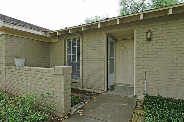 $2,100 | 12623 Westella Drive, Houston, TX 77077