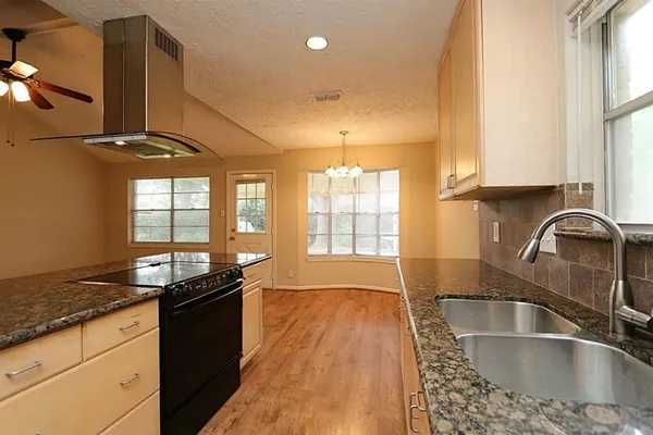 $2,100 | 12623 Westella Drive, Houston, TX 77077