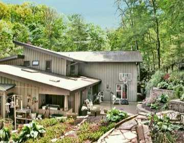 320 Hunt Road Fox Chapel, PA 15215 - Photo 6 of 8 Gallery Image 6