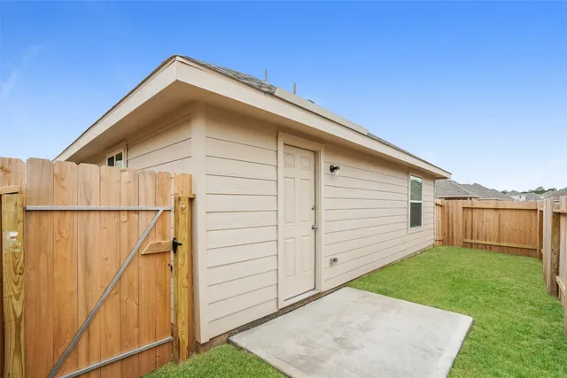 $1,800 | 2510 Grayling Drive, Conroe, TX 77384