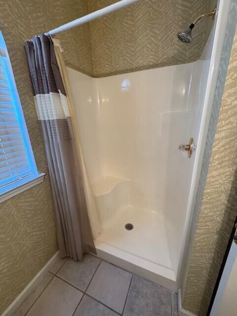 1694 Red Oak Drive, Unit 185 Dalton, GA 30721 - Photo 23 of 36 1694 Red Oak shower