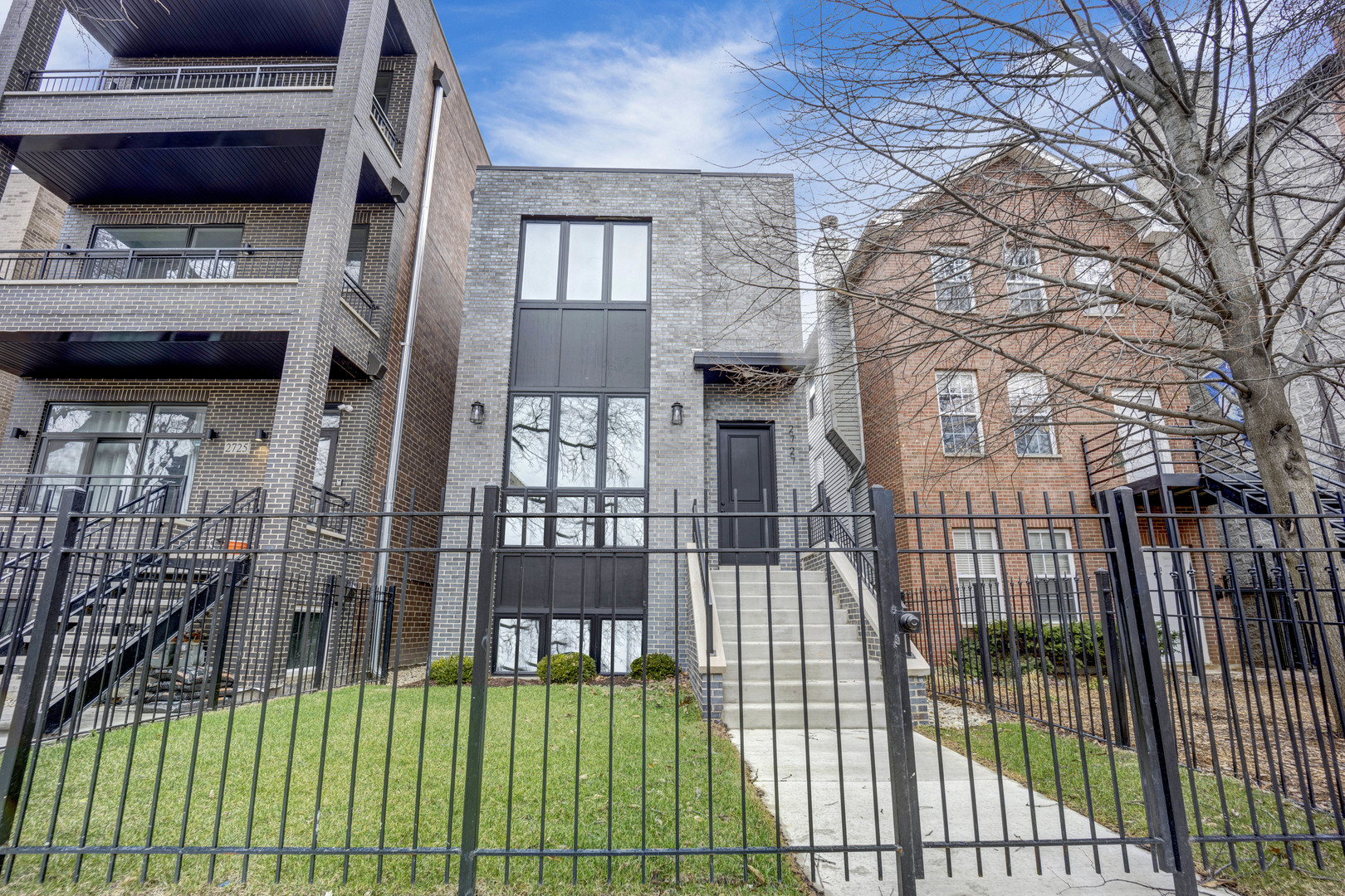 2727 West Potomac Ave  