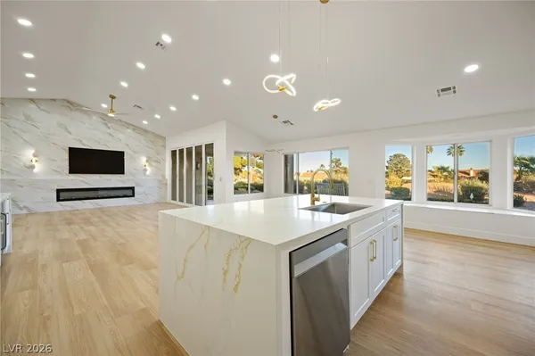 $2,550 | 2808 Crown Ridge Drive, Las Vegas, NV 89134