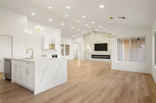 $2,550 | 2808 Crown Ridge Drive, Las Vegas, NV 89134