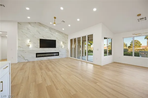 $2,550 | 2808 Crown Ridge Drive, Las Vegas, NV 89134