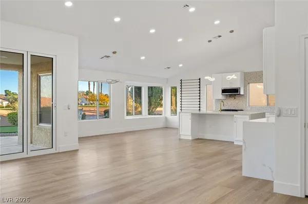 $2,550 | 2808 Crown Ridge Drive, Las Vegas, NV 89134