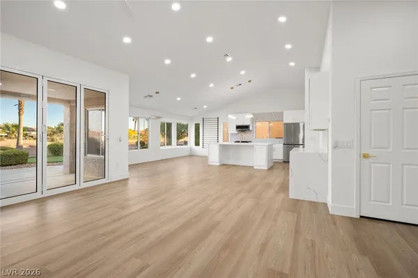 $2,550 | 2808 Crown Ridge Drive, Las Vegas, NV 89134