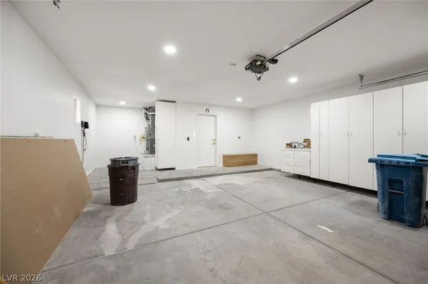 $2,550 | 2808 Crown Ridge Drive, Las Vegas, NV 89134