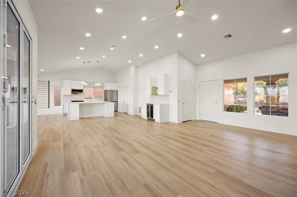 $2,550 | 2808 Crown Ridge Drive, Las Vegas, NV 89134