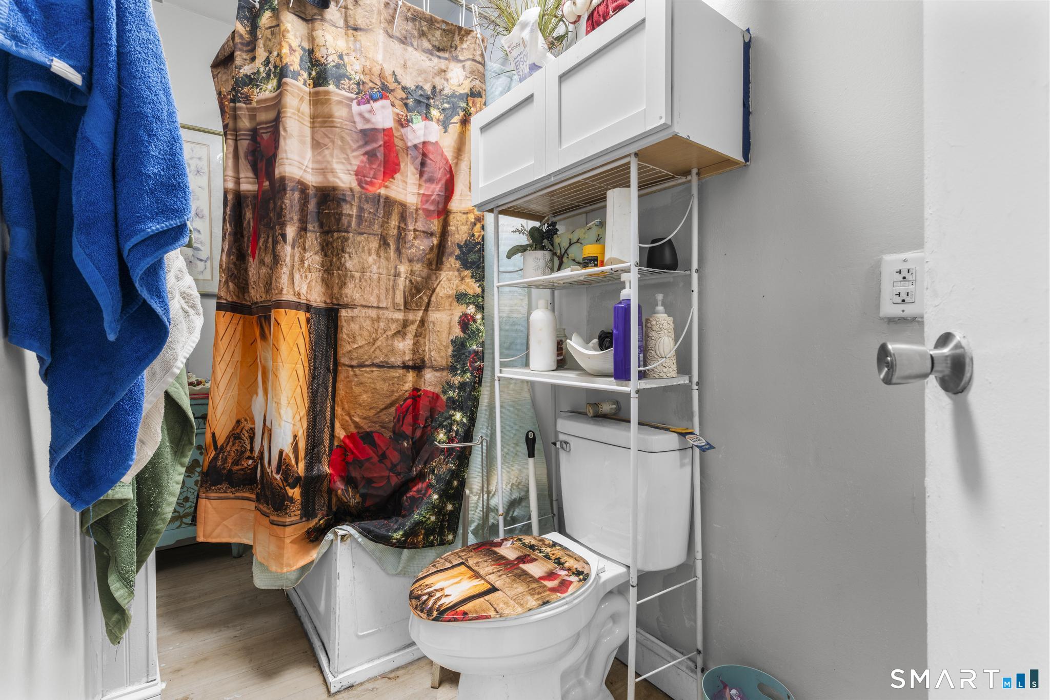 103 Walnut Street Waterbury, CT 06704 - Photo 9 of 38