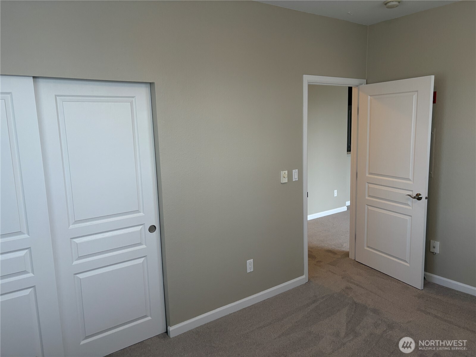 225 Logan Avenue South, Unit 111 Renton, WA 98057 - Photo 13 of 33 a view of room