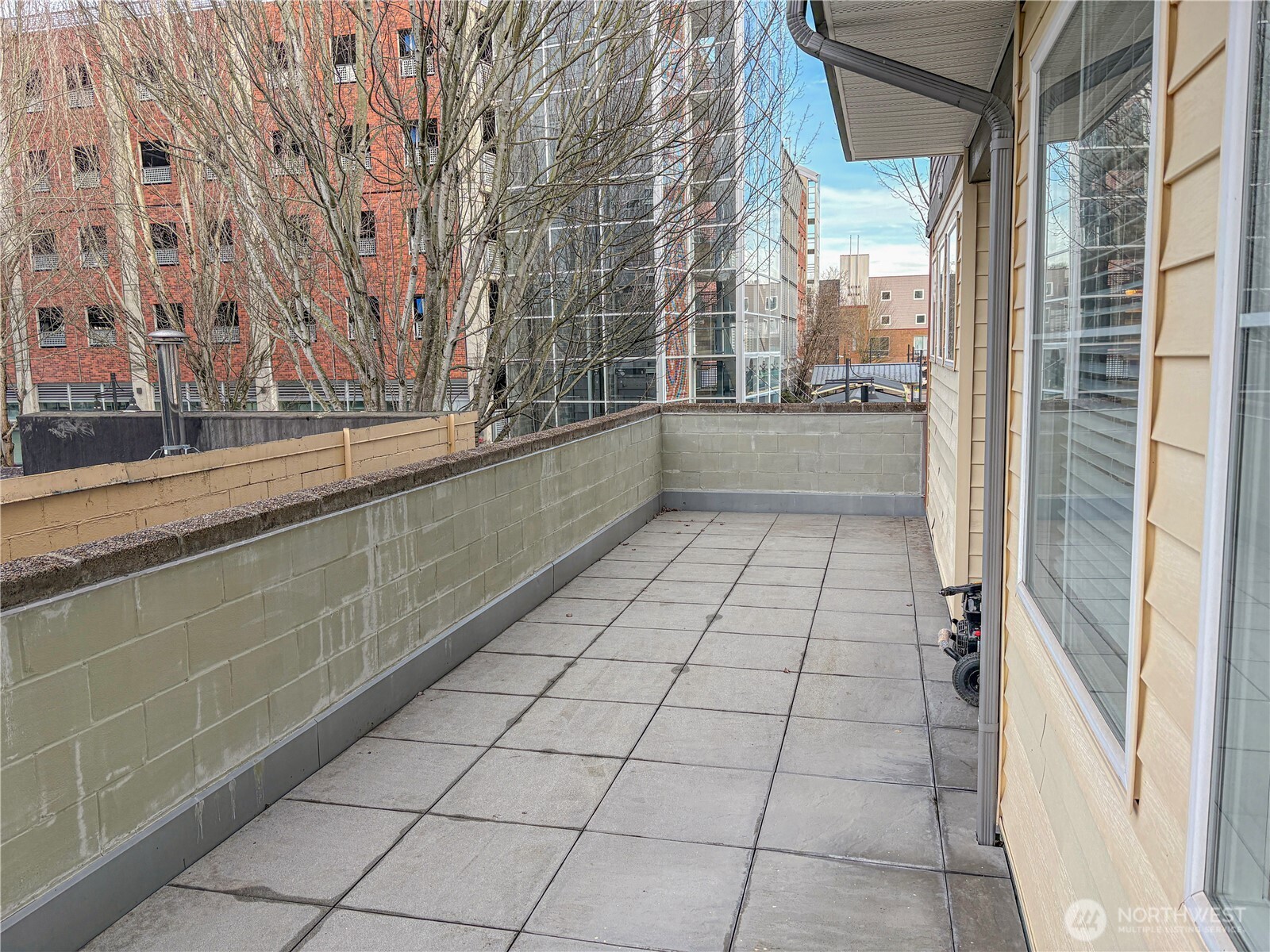 225 Logan Avenue South, Unit 111 Renton, WA 98057 - Photo 21 of 33 a view of a terrace