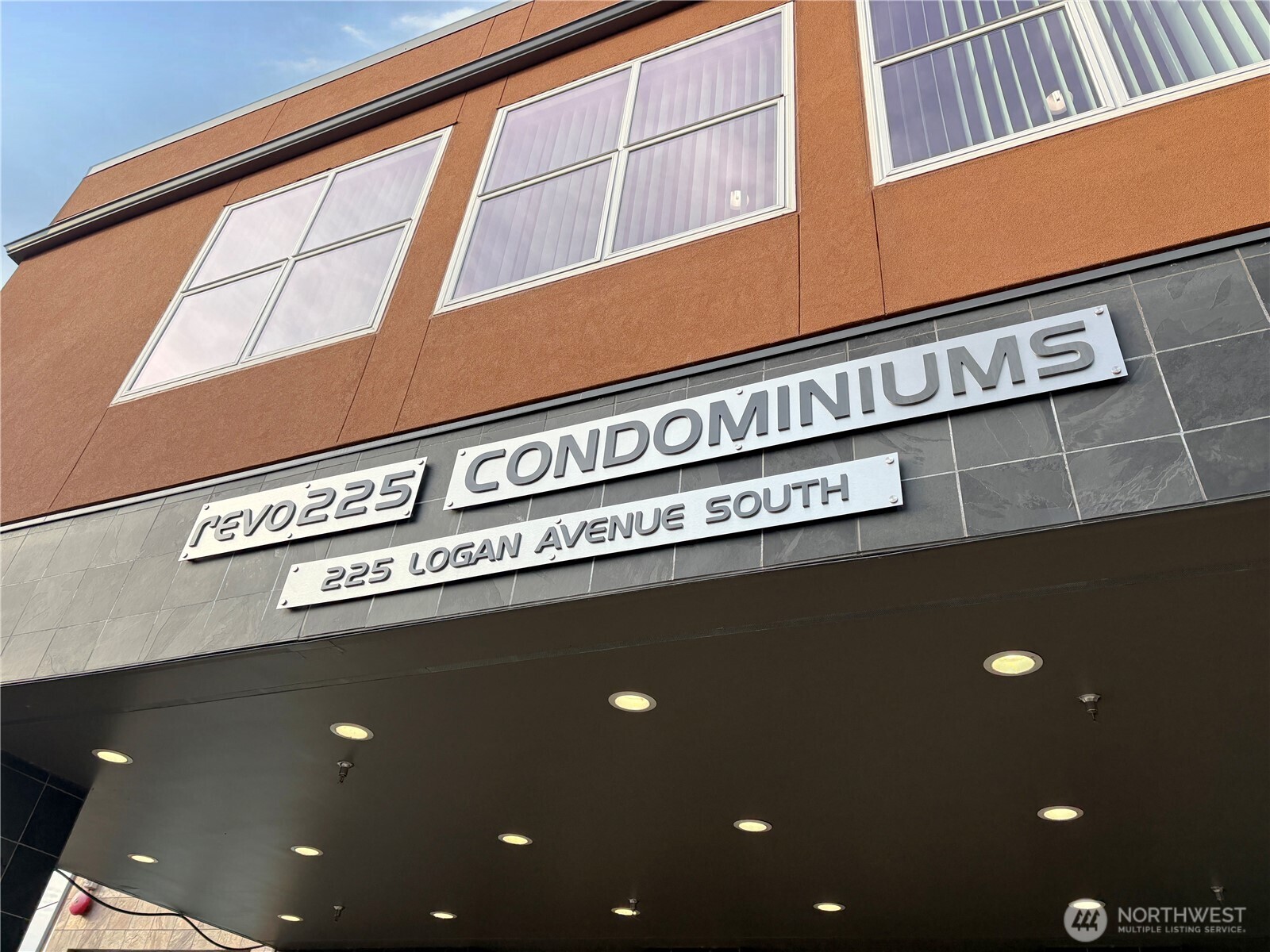 225 Logan Avenue South, Unit 111 Renton, WA 98057 - Photo 33 of 33 a close view of a large building