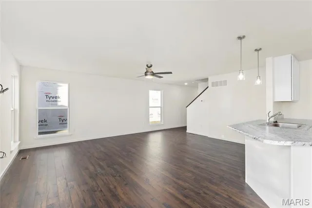 $339,900 | 43 Fairmount Grv Drive, St. Peters, MO 63376