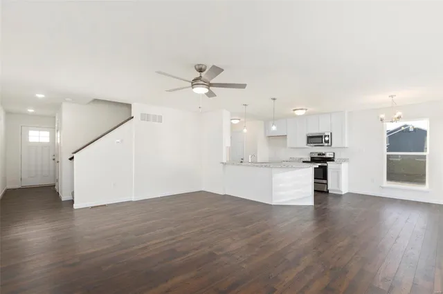 $339,970 | 43 Fairmount Grv Drive, St. Peters, MO 63376