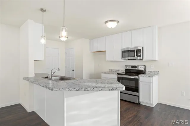 $339,900 | 43 Fairmount Grv Drive, St. Peters, MO 63376