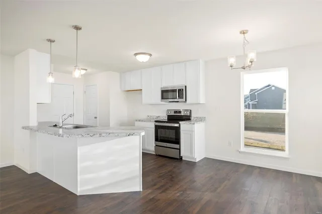 $339,970 | 43 Fairmount Grv Drive, St. Peters, MO 63376