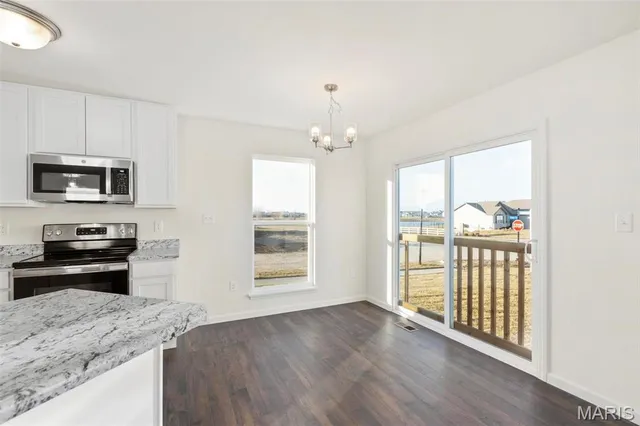 $339,900 | 43 Fairmount Grv Drive, St. Peters, MO 63376