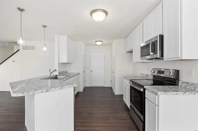 $339,970 | 43 Fairmount Grv Drive, St. Peters, MO 63376