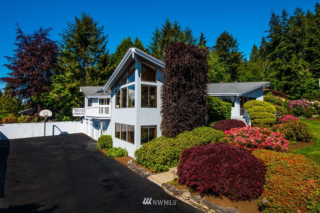 7017 165th Place Southwest Edmonds, WA 98026 - Photo 1 of 23