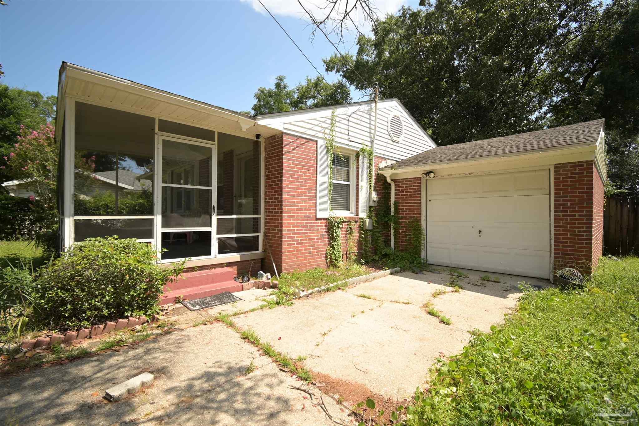 9 Rue Max Street Pensacola, FL 32507 - Photo 3 of 17