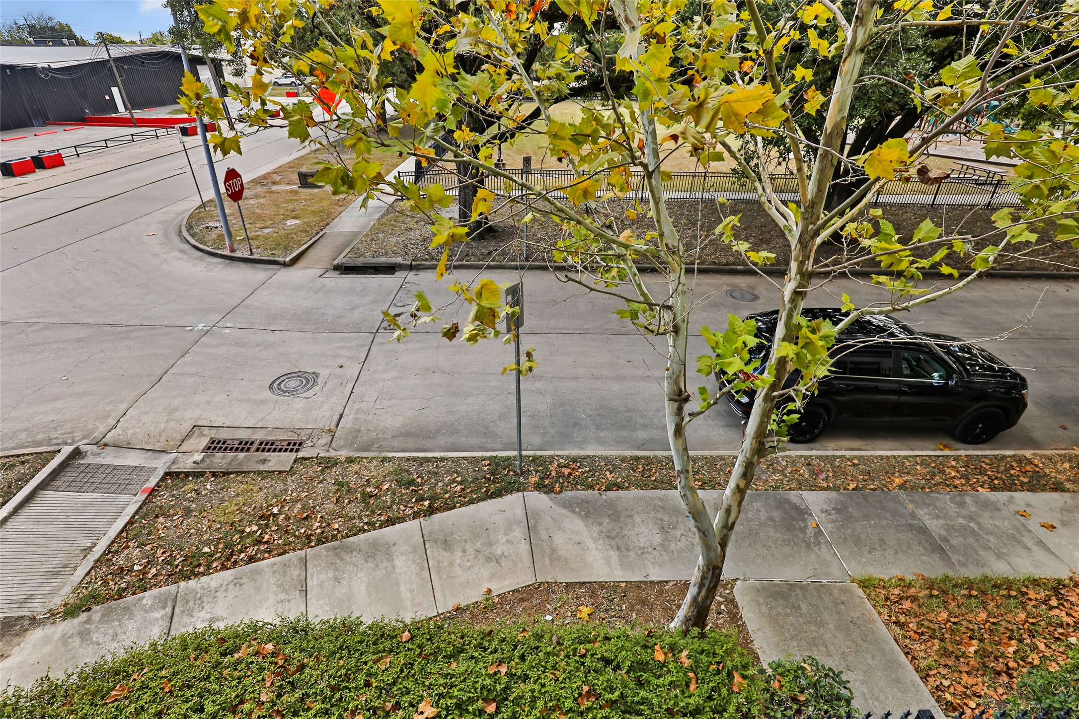 3351 Kilgore Street Houston, TX 77021 - Photo 19 of 38 View from 2nd level balcony