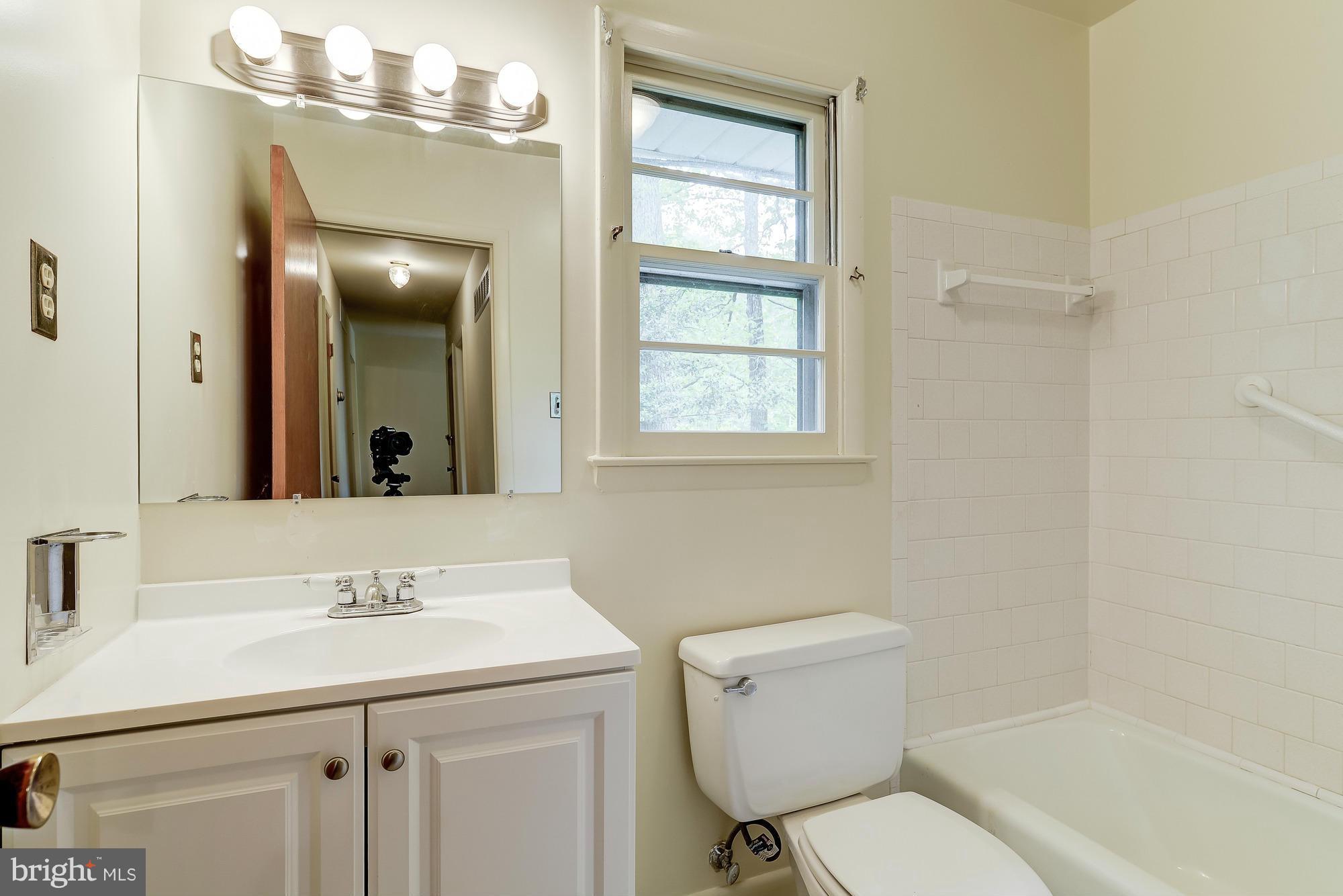 413 Heitzman Road Davidsonville, MD 21035 - Photo 14 of 17 Bath