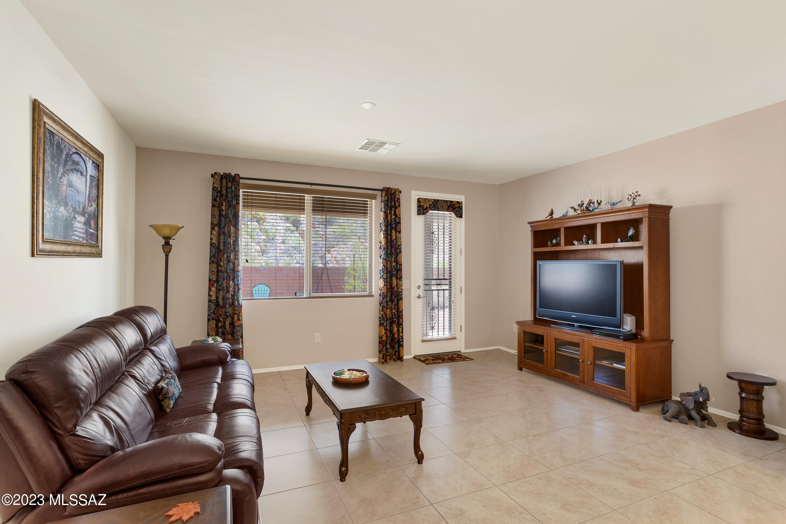 38809 South Running Roses Lane Tucson, AZ 85739 - Photo 7 of 25