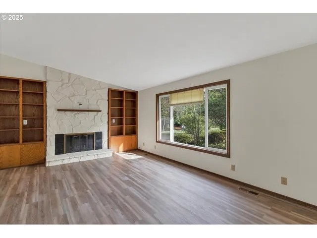 $399,000 | 2520 South Crestline Drive, Waldport, OR 97394