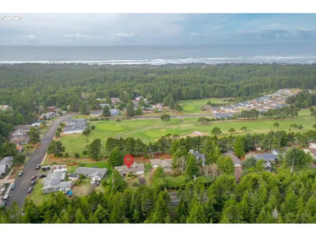 $399,000 | 2520 South Crestline Drive, Waldport, OR 97394