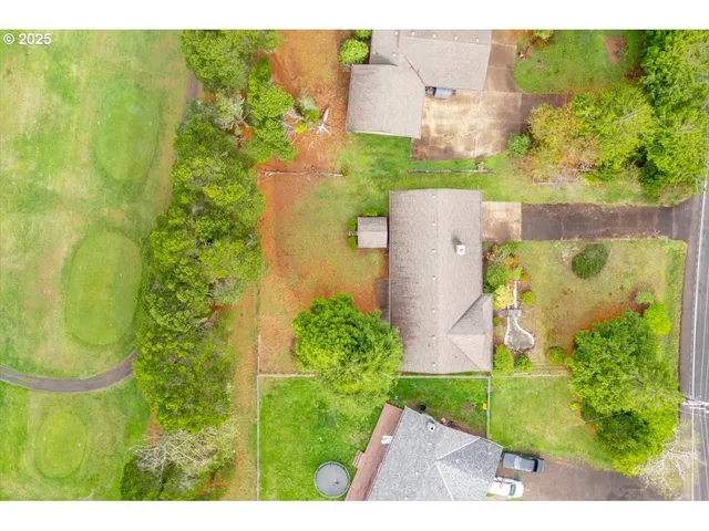 $399,000 | 2520 South Crestline Drive, Waldport, OR 97394