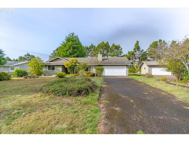 $399,000 | 2520 South Crestline Drive, Waldport, OR 97394