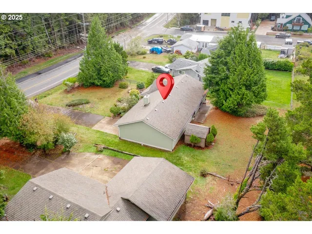 $399,000 | 2520 South Crestline Drive, Waldport, OR 97394