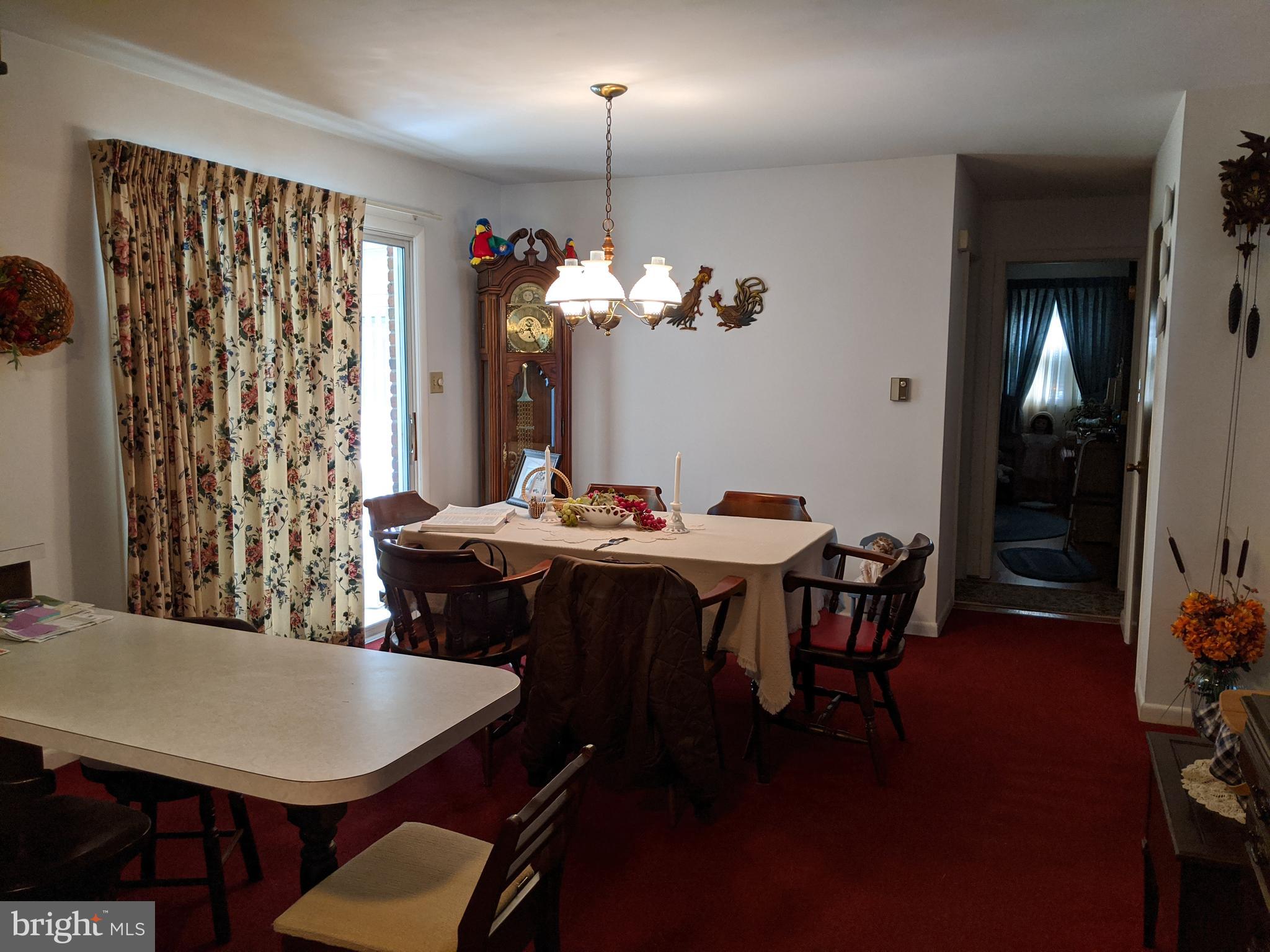 124 Timber Road Lebanon, PA 17042 - Photo 6 of 19 Kitchen-Dining Room Combo