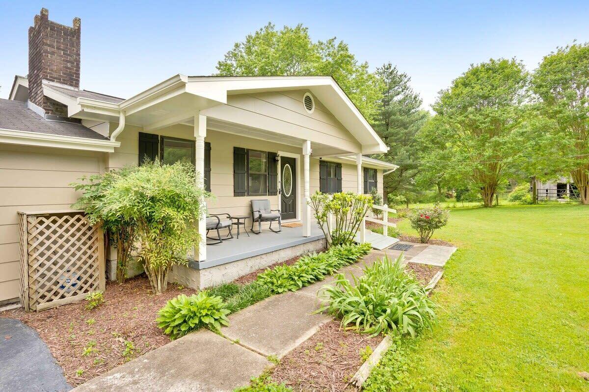 404 Keller Road Rossville, GA 30741 - Photo 1 of 19 qqv3wpoaxngsgkienmfg