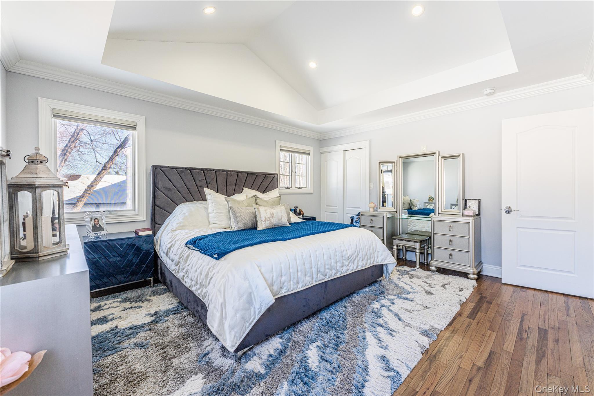 7 Dunhill Road Manhasset Hills, NY 11040 - Photo 20 of 35