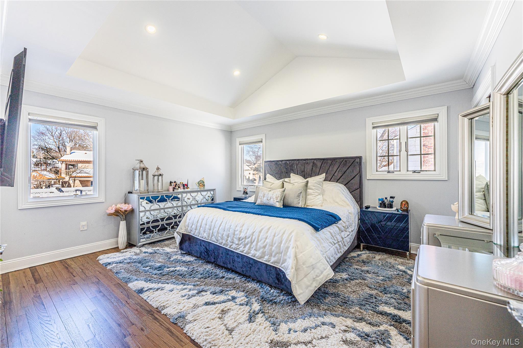 7 Dunhill Road Manhasset Hills, NY 11040 - Photo 21 of 35