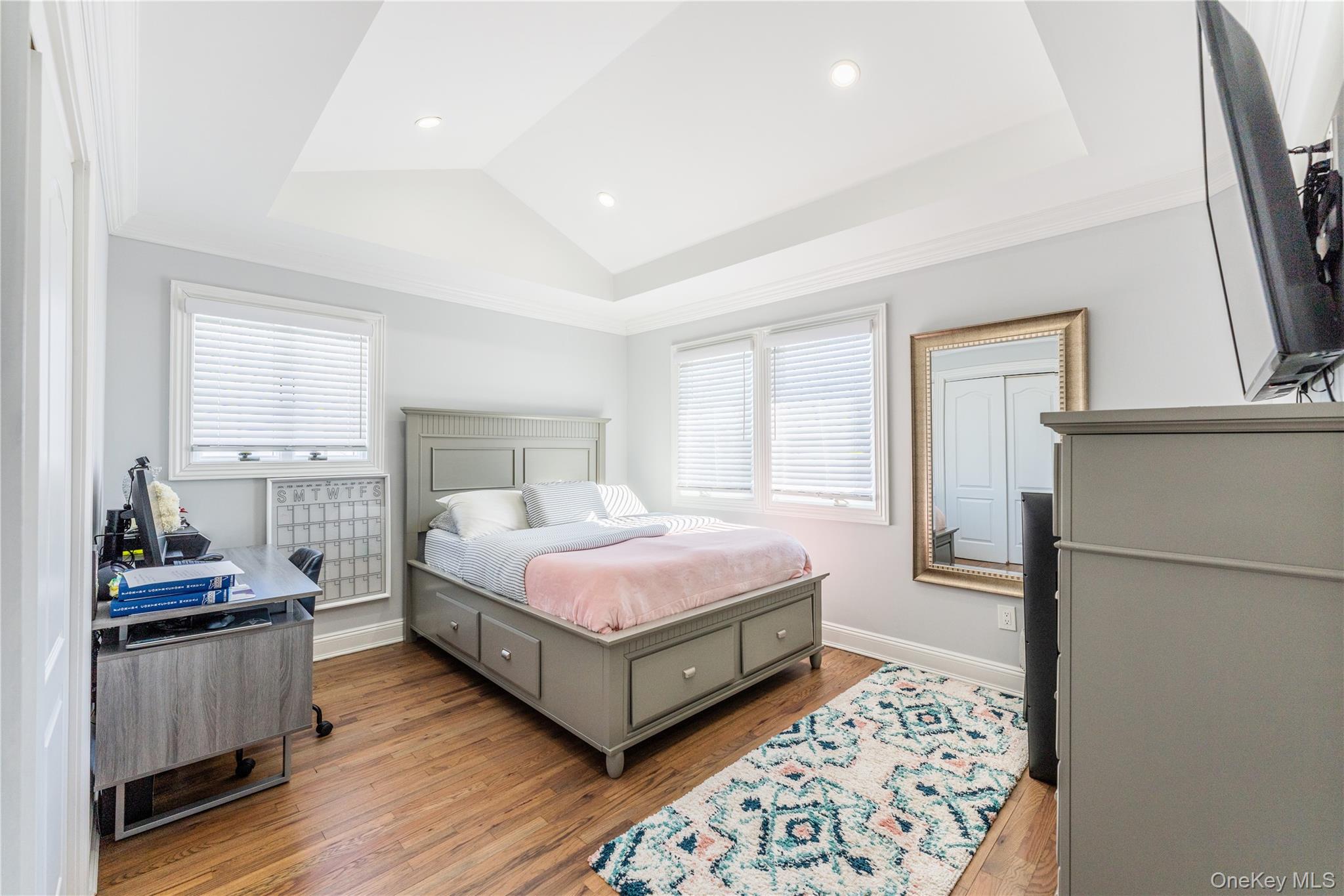 7 Dunhill Road Manhasset Hills, NY 11040 - Photo 23 of 35