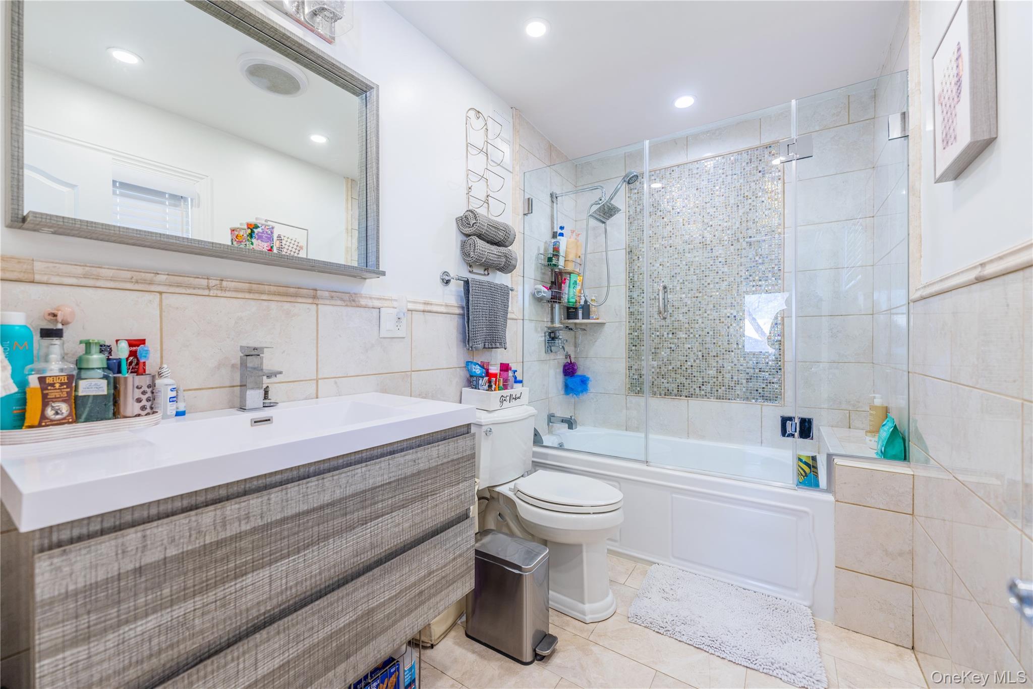 7 Dunhill Road Manhasset Hills, NY 11040 - Photo 25 of 35